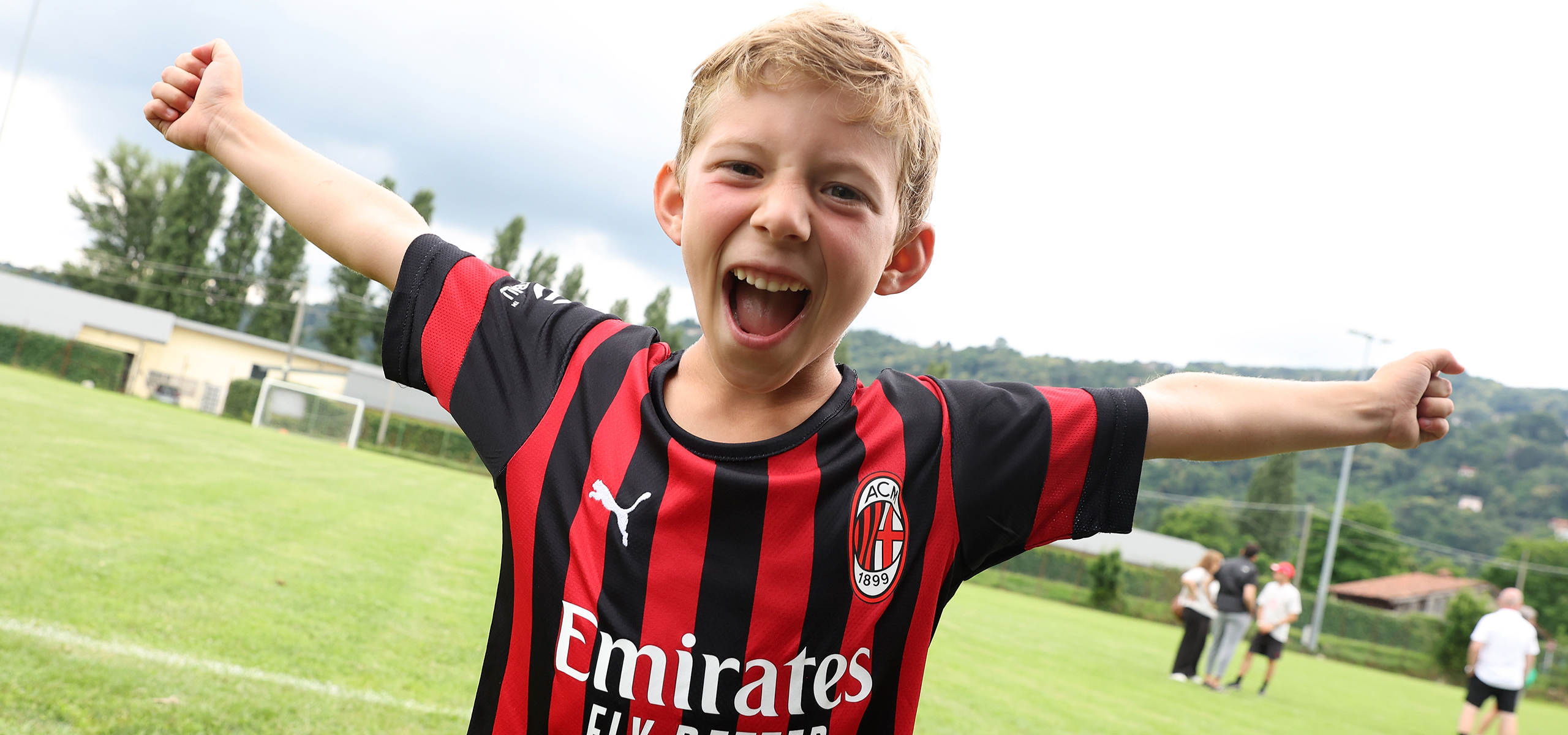 AC MILAN BRINGS THE MILAN JUNIOR CAMP PROJECT TO THE CZECH