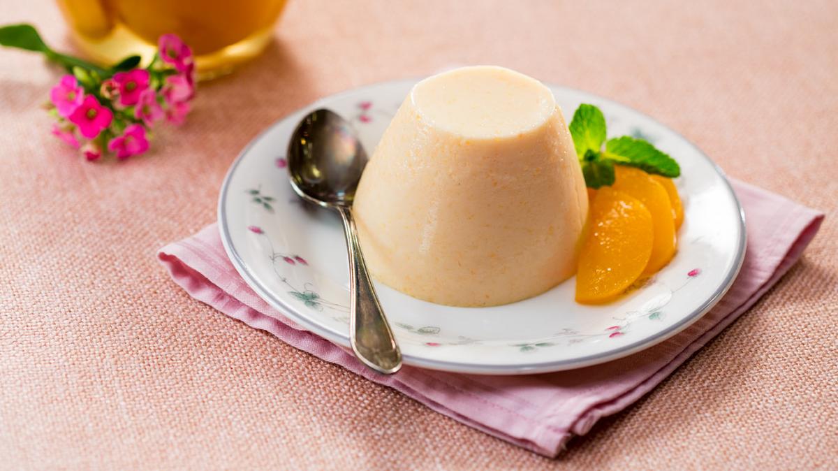 Панакота с праскови и кисело мляко