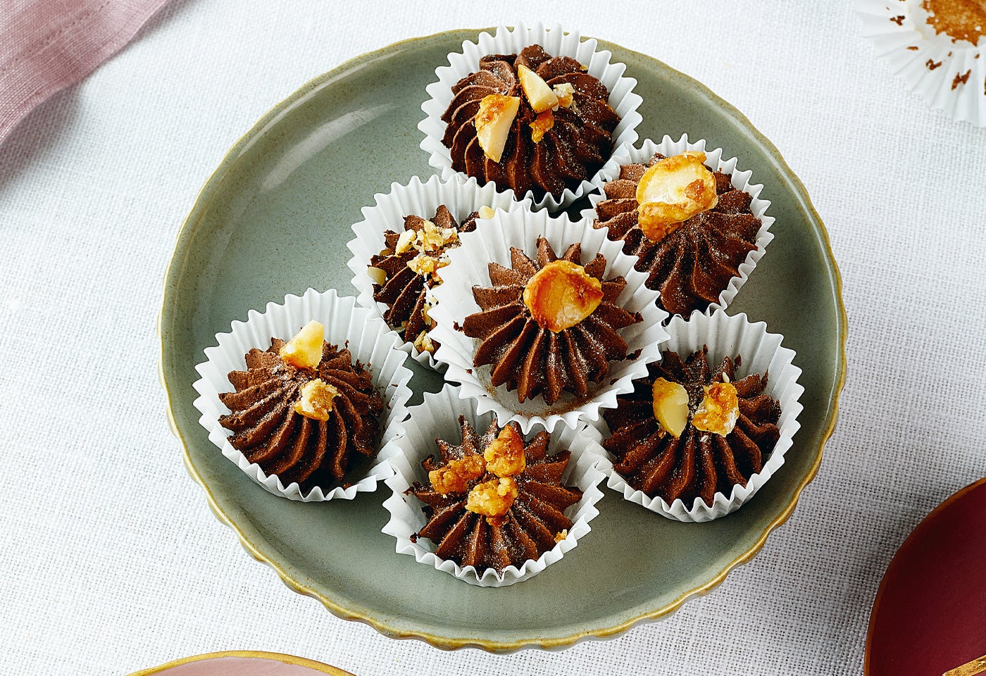 Kaffeetrüffel-Pralinen mit Macadamianusskern | BILLA