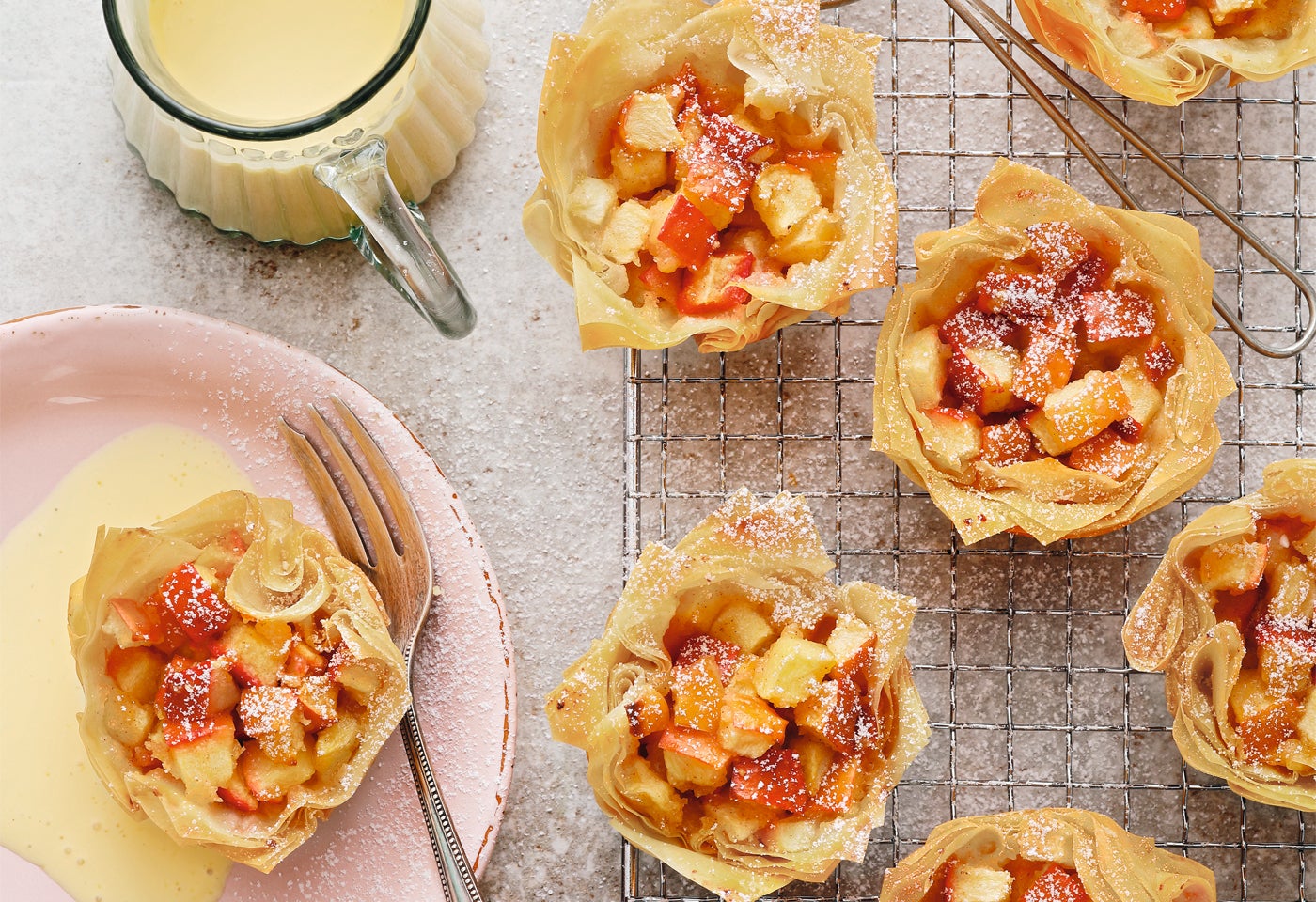 Apfelstrudel-Muffins mit Vanillesauce | BILLA