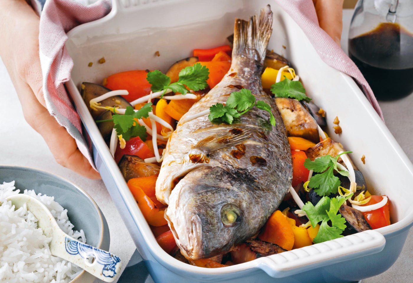 Goldbrasse mit Asia-Gemüse aus dem Ofen | BILLA