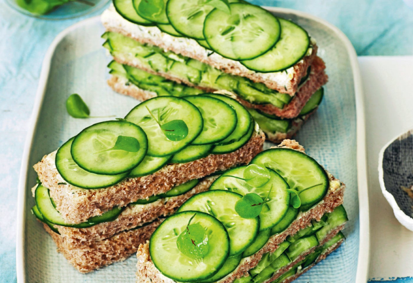 Gurkensandwiches mit Dille-Zitronen-Butter | BILLA