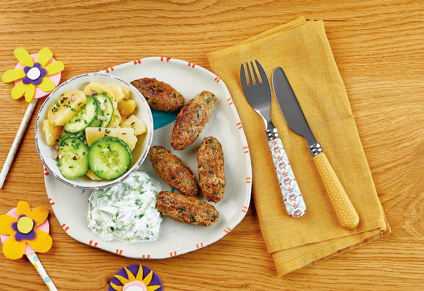 Cevapcici mit Tsatsiki und Erdäpfelsalat | BILLA