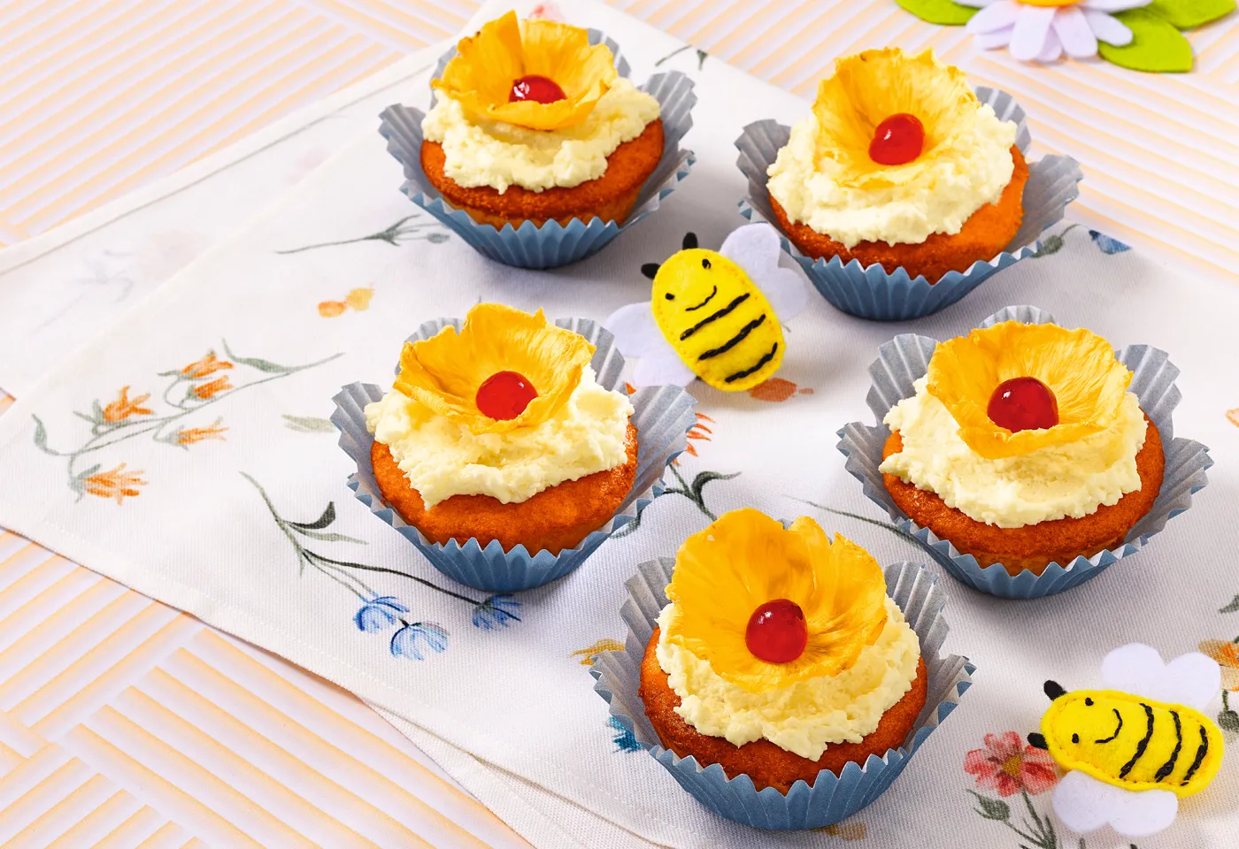 Blumen-Cupcakes mit Ananas und Kokos-Creme | BILLA