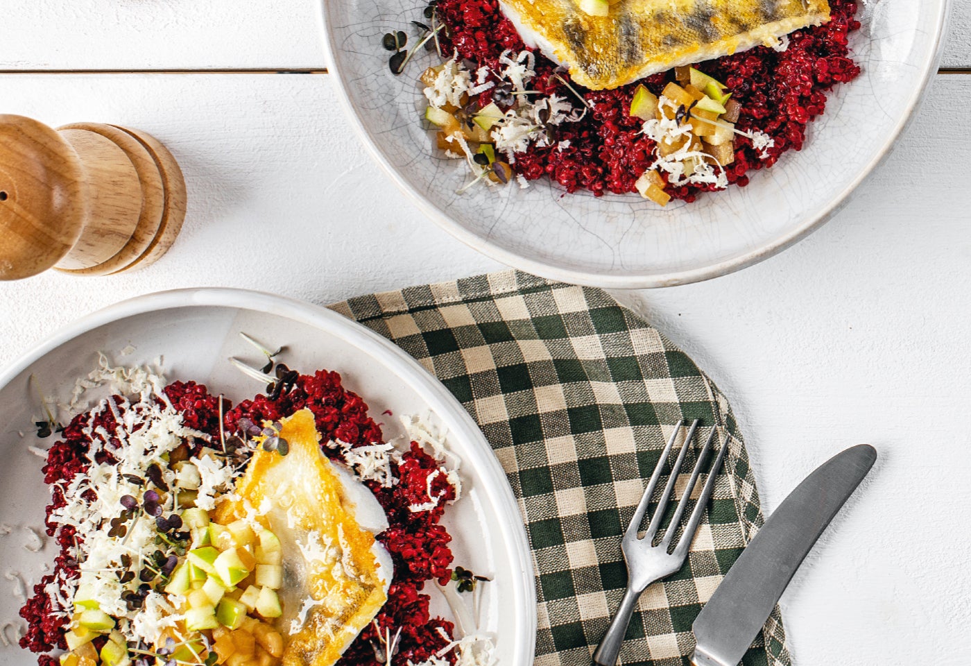 Gebratener Zander mit Miso-Rettich und Rote-Rüben-Quinoa | BILLA Gebratener Zander mit Miso-Rettich und Rote-Rüben-Quinoa | BILLA