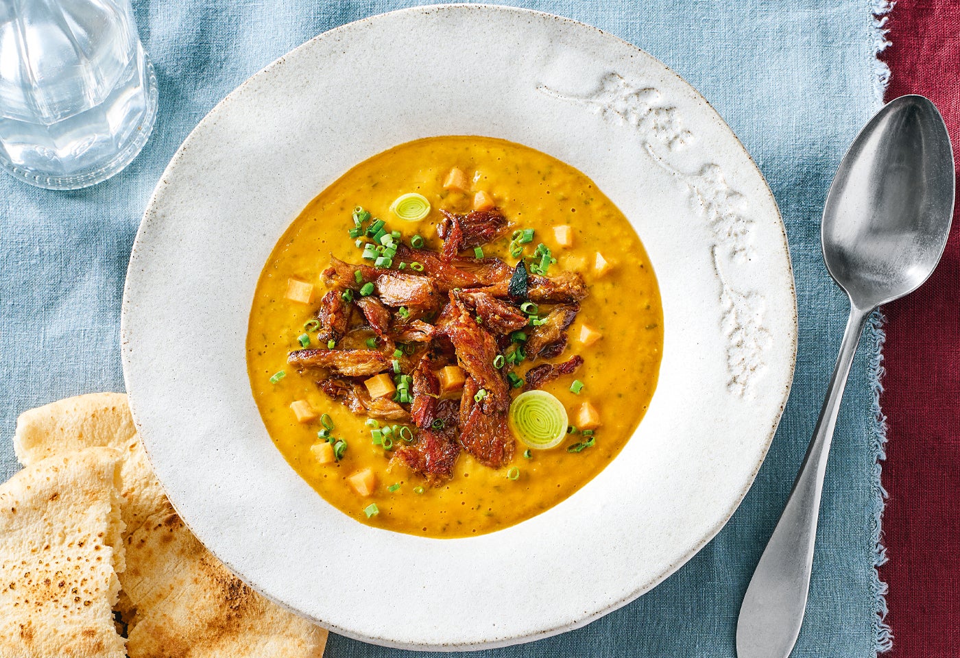 Bohnensuppe mit Crispy Pulled Chicken | BILLA