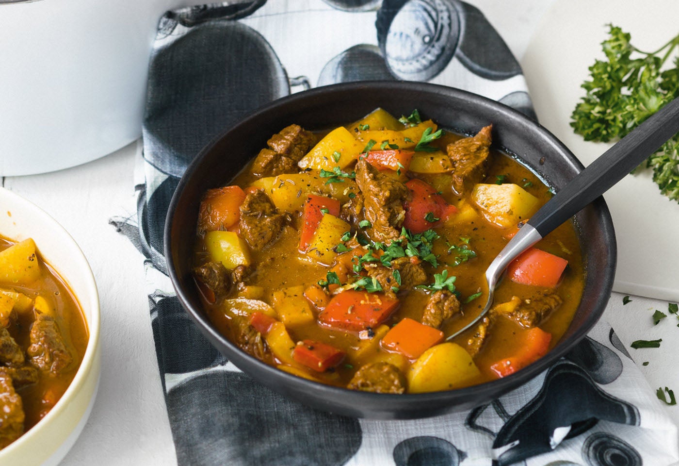 Gulaschsuppe mit Erdäpfeln und Paprika | BILLA Gulaschsuppe mit Erdäpfeln und Paprika | BILLA