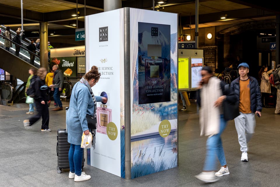 New fragrance experience for Rituals with Clear Channel and dentsu.