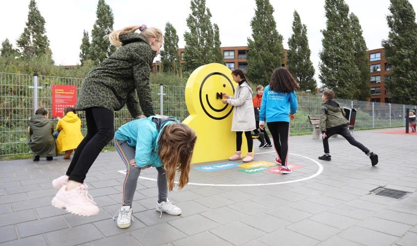 UNO playground object fights against loneliness amongst children