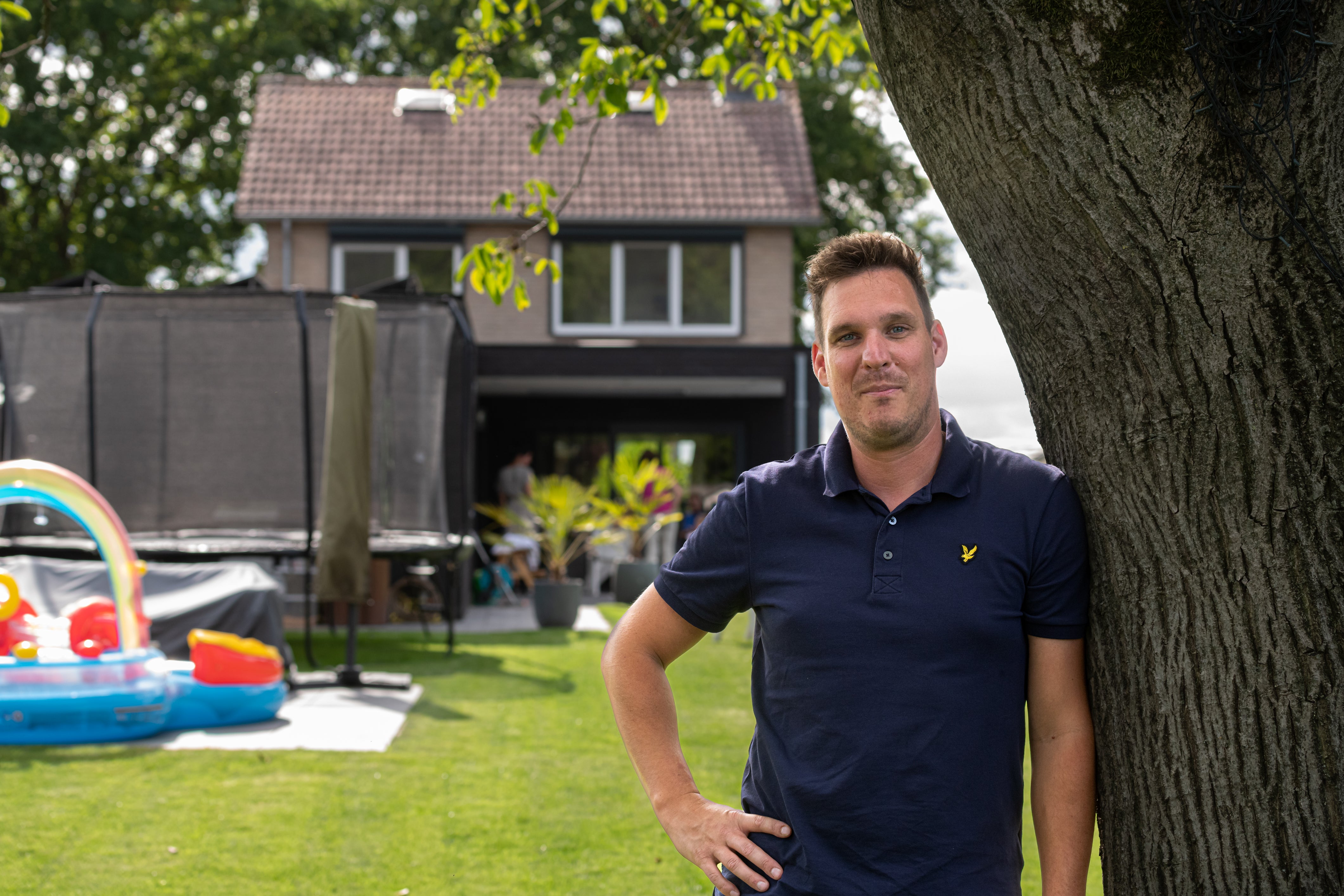 mark voor zijn verbouwde huis