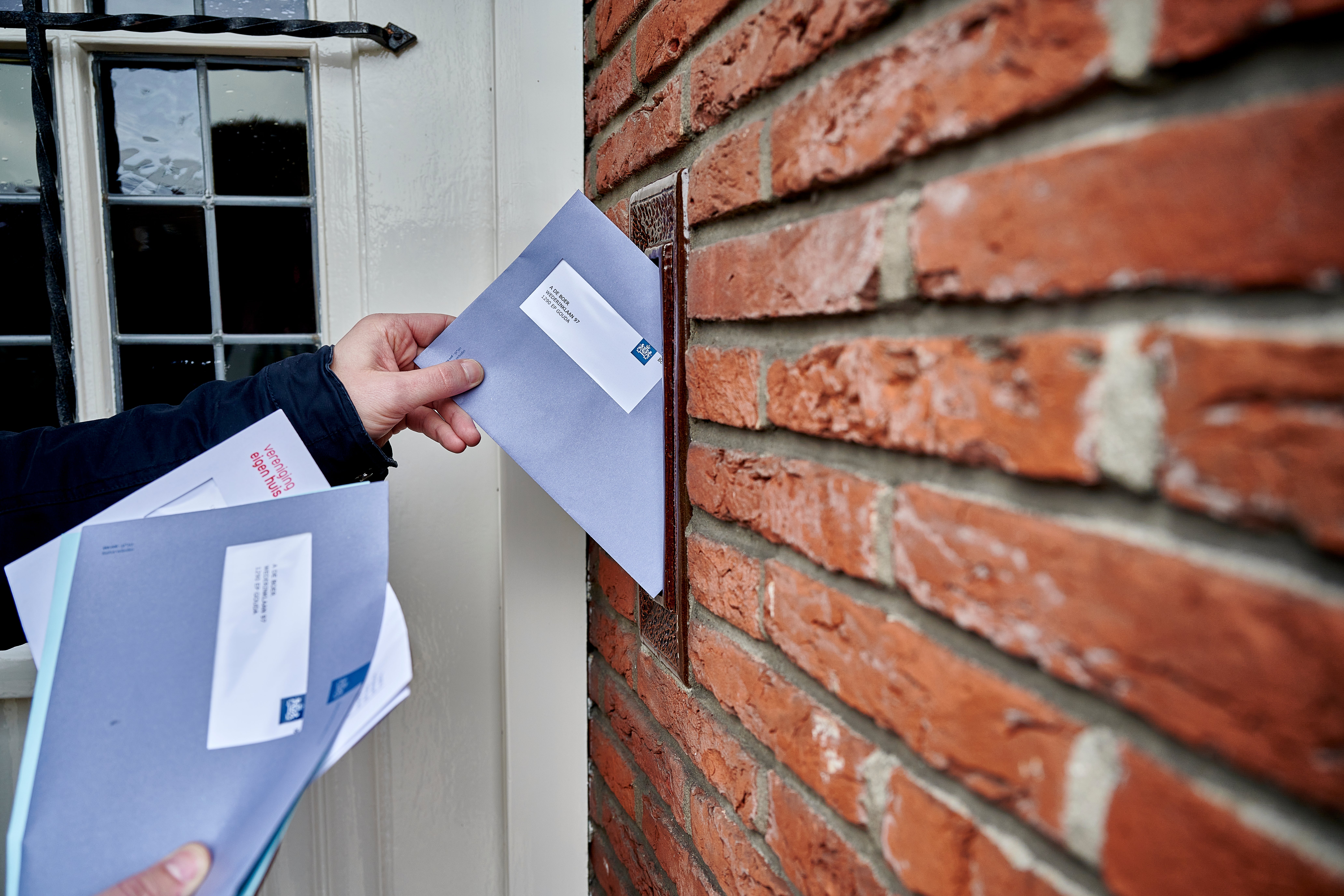 brieven in brievenbus