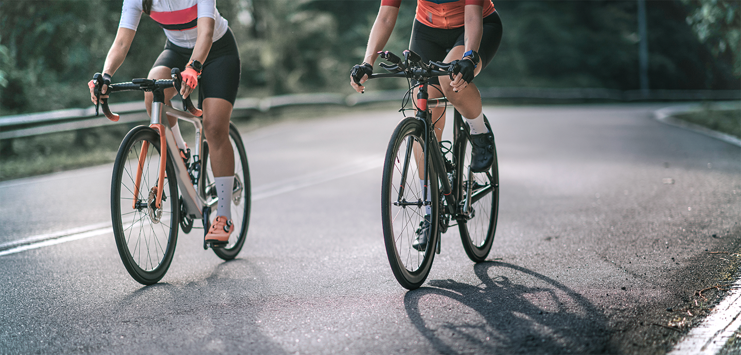zwei radfahrer