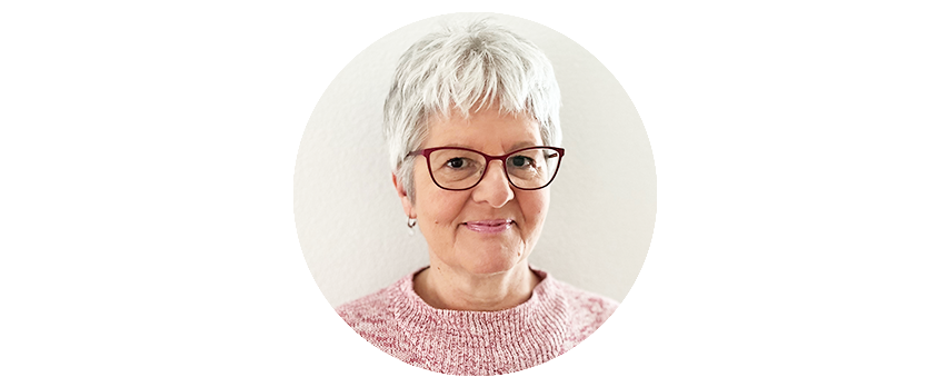 Frau mit Brille im Portrait