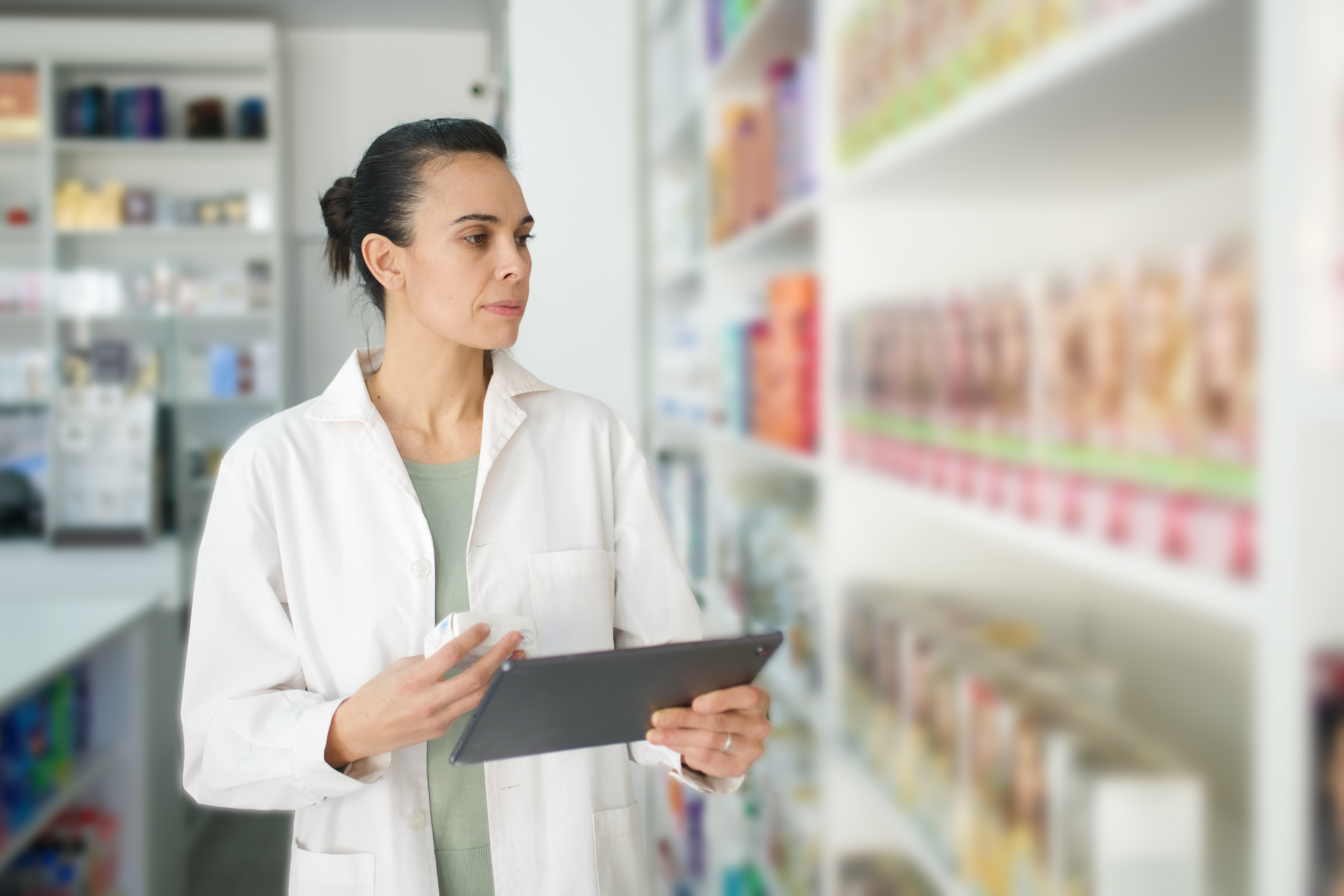 Global Pharmacy 1 FemalePharmacist PHexclusive international GettyImages 2160342705 0924