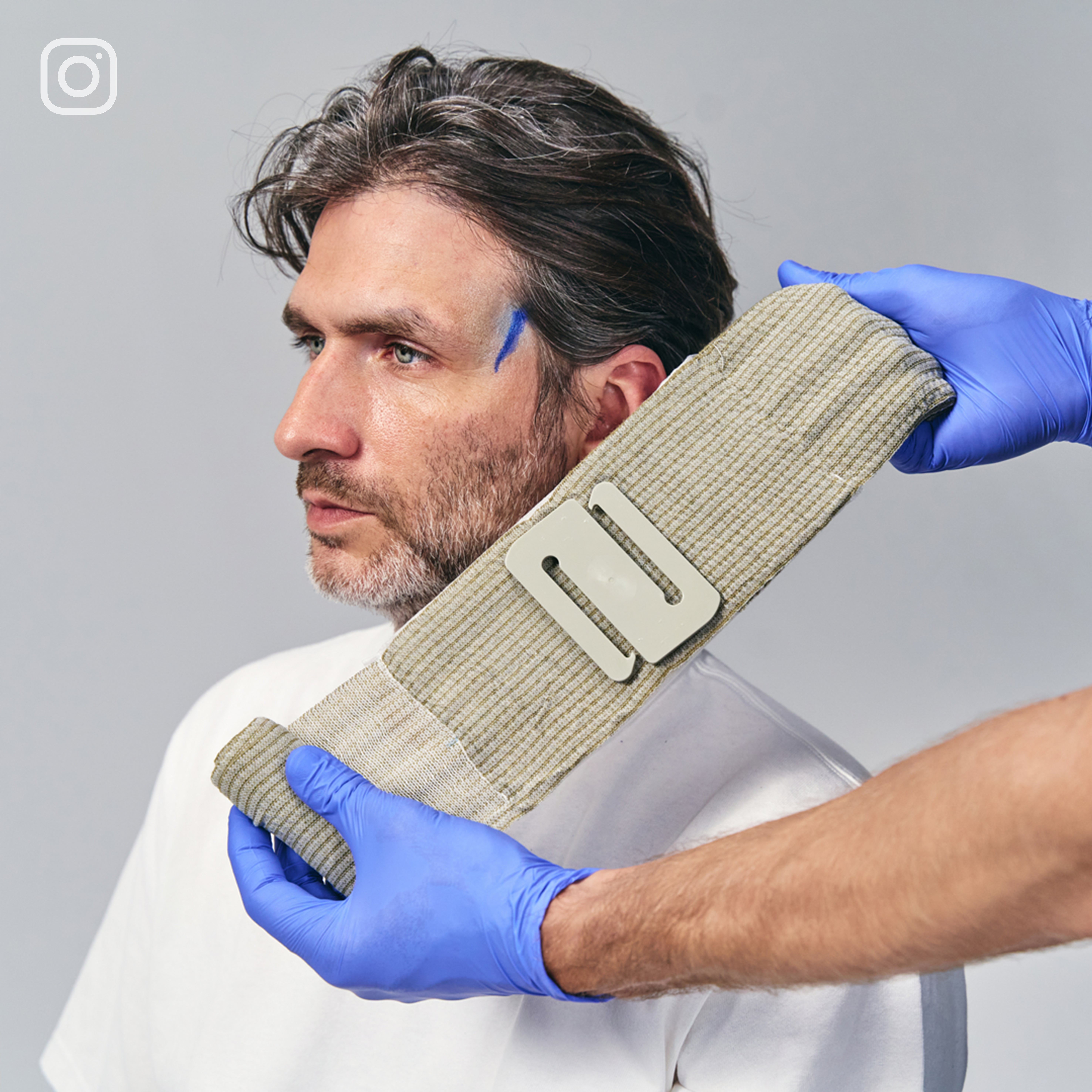TRAUMA BANDAGE: Anwendung Kopf