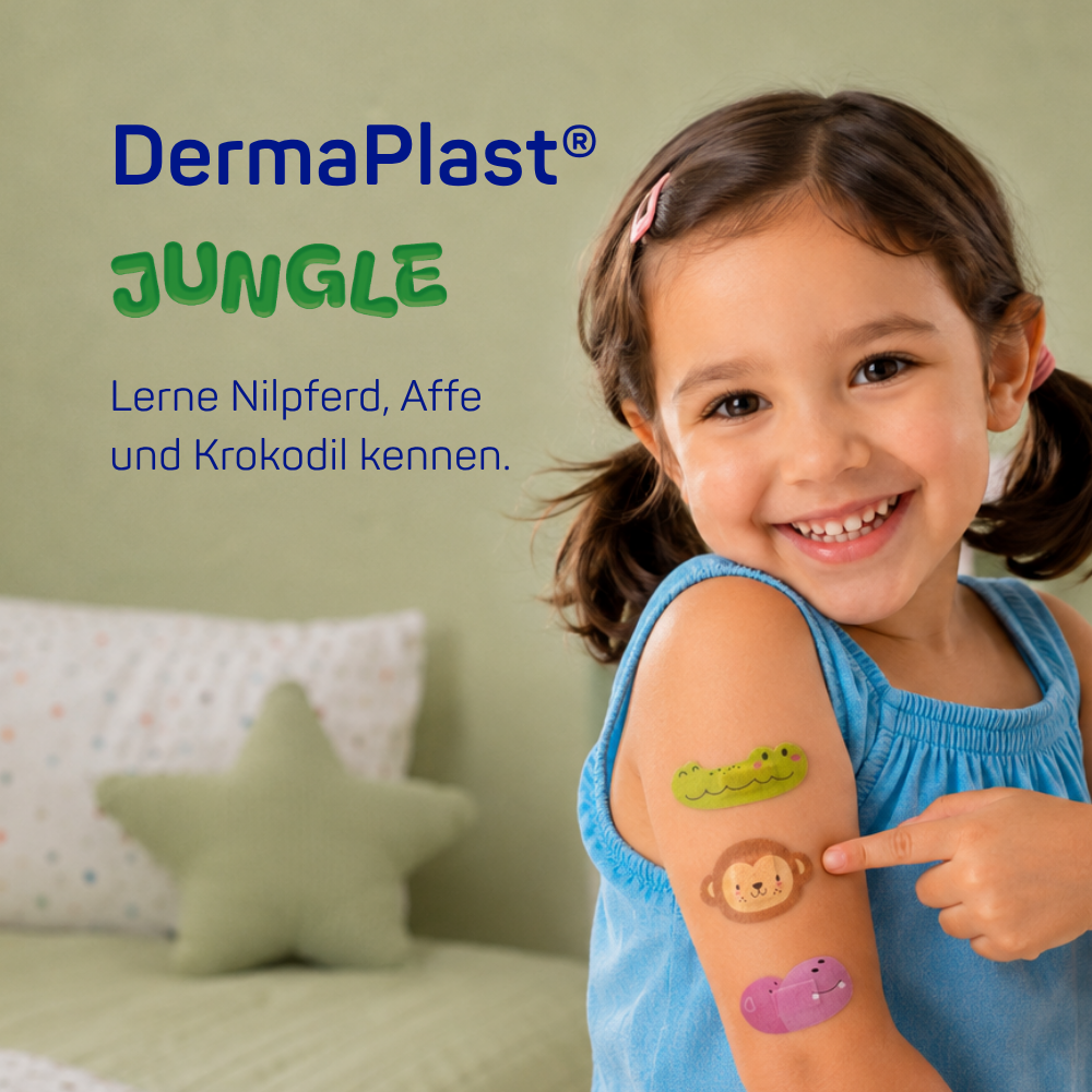 Ein junges Mädchen mit den drei Pflaster von Derma® Plast Jungle auf ihrem Arm.