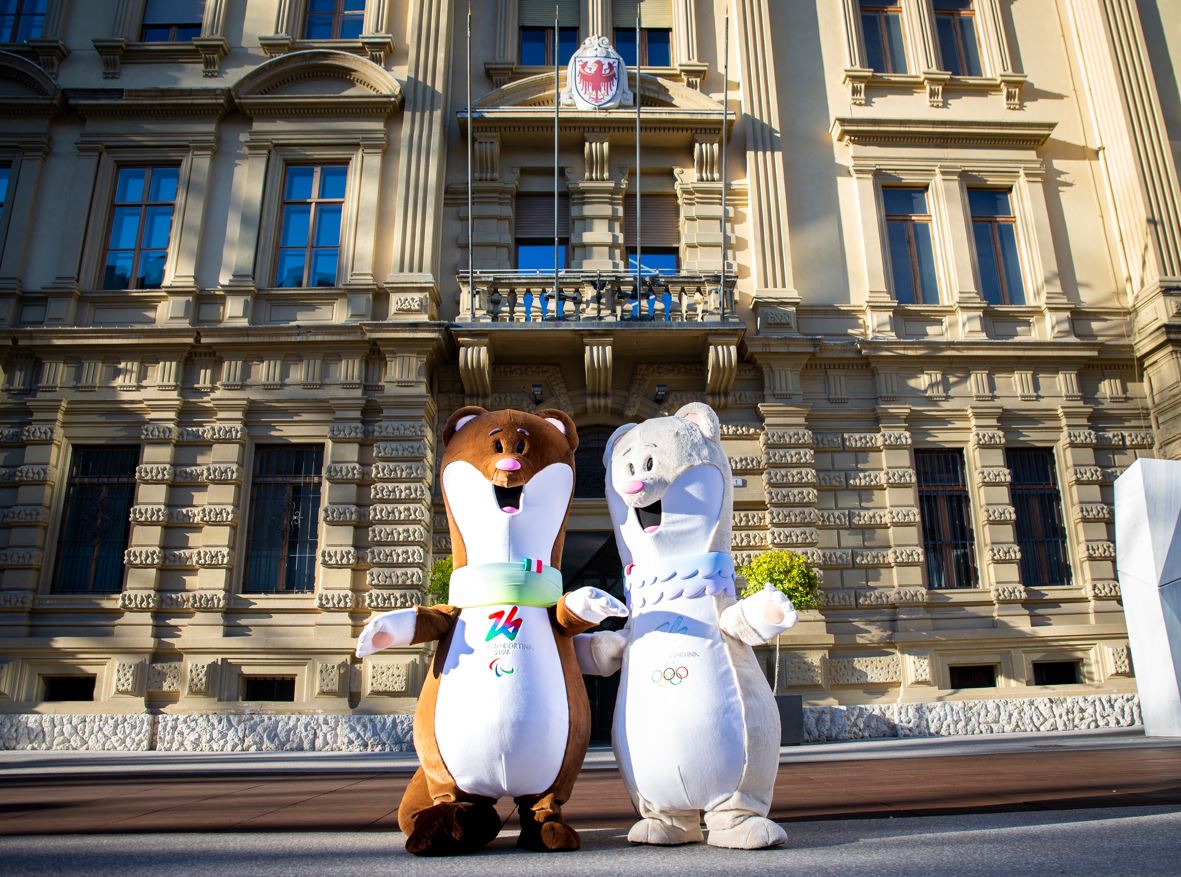 Maskottchen Olympia 2026 Tina & Milo (Photo: Fabio Brucculeri).