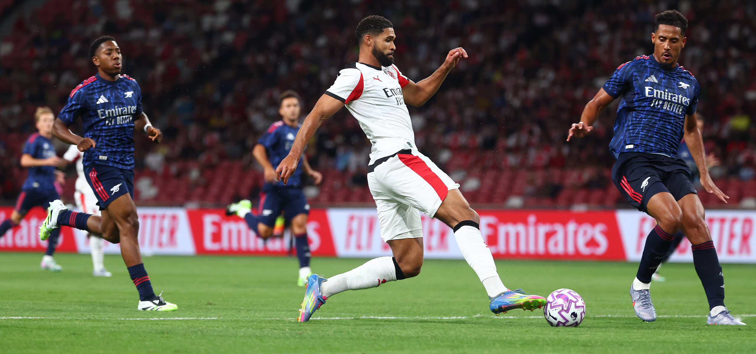 Arsenal vence a Milán 1-0 en Singapur, pero pierde en penaltis