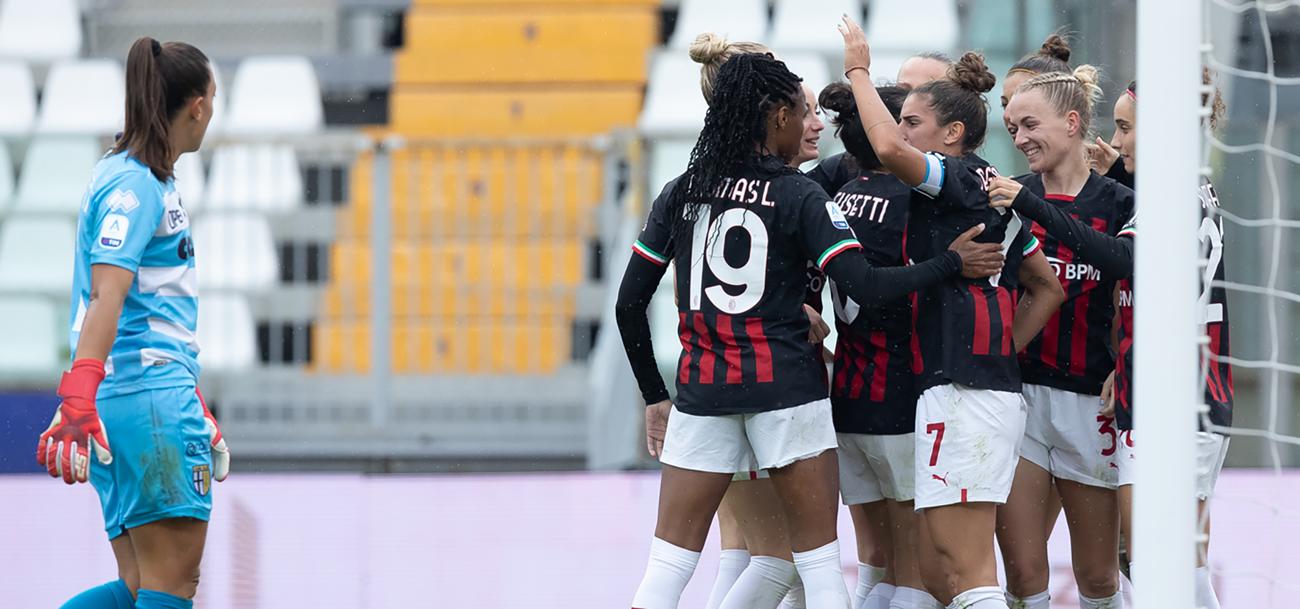 Linda Tucceri Cimini (AC Milan) hand ball during AC Milan vs ACF Fiorentina  femminile, Italian football Serie A Women match in Milan, Italy, May 09  2021 Stock Photo - Alamy