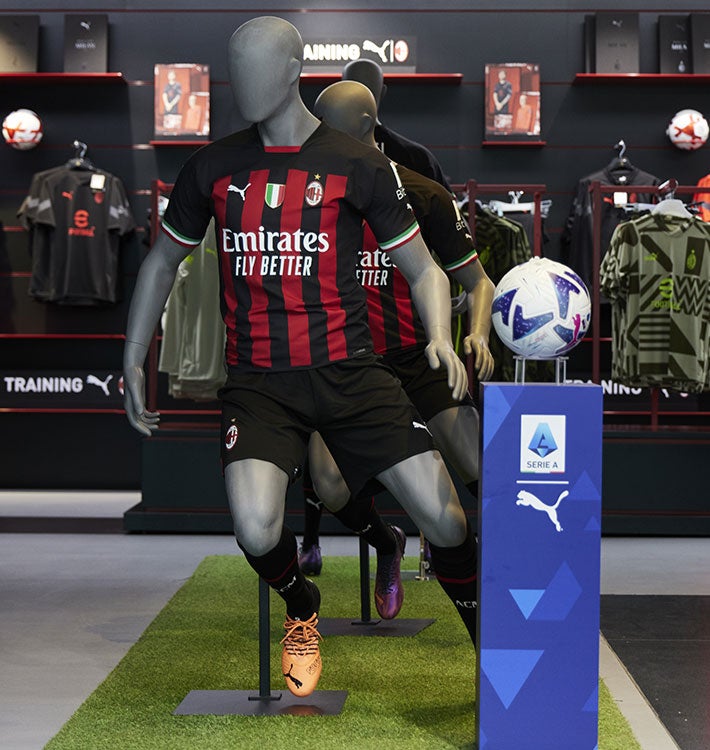 A.C.Milan Official Store editorial photography. Image of italian - 85558222