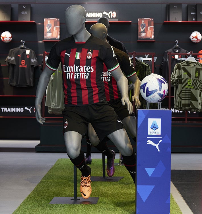 Milan buy the official shop in Casa