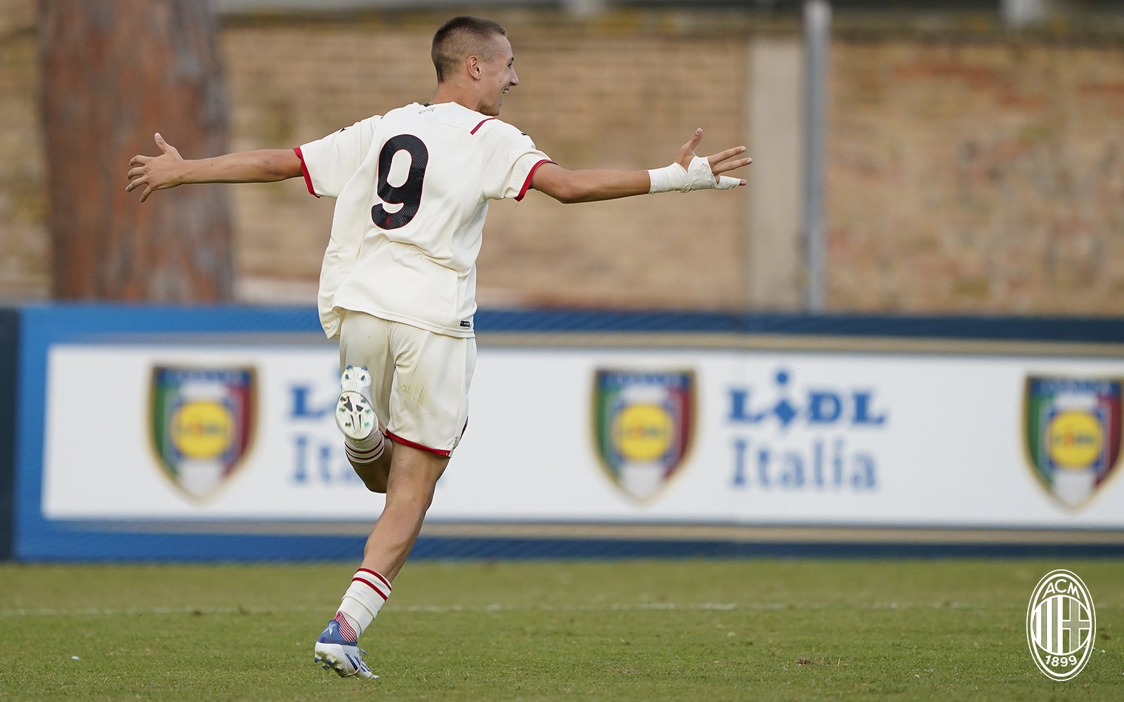 AC Milan U15 Youth Side Wins Their Title Beating Fiorentina 1-0 In The  Final - The AC Milan Offside