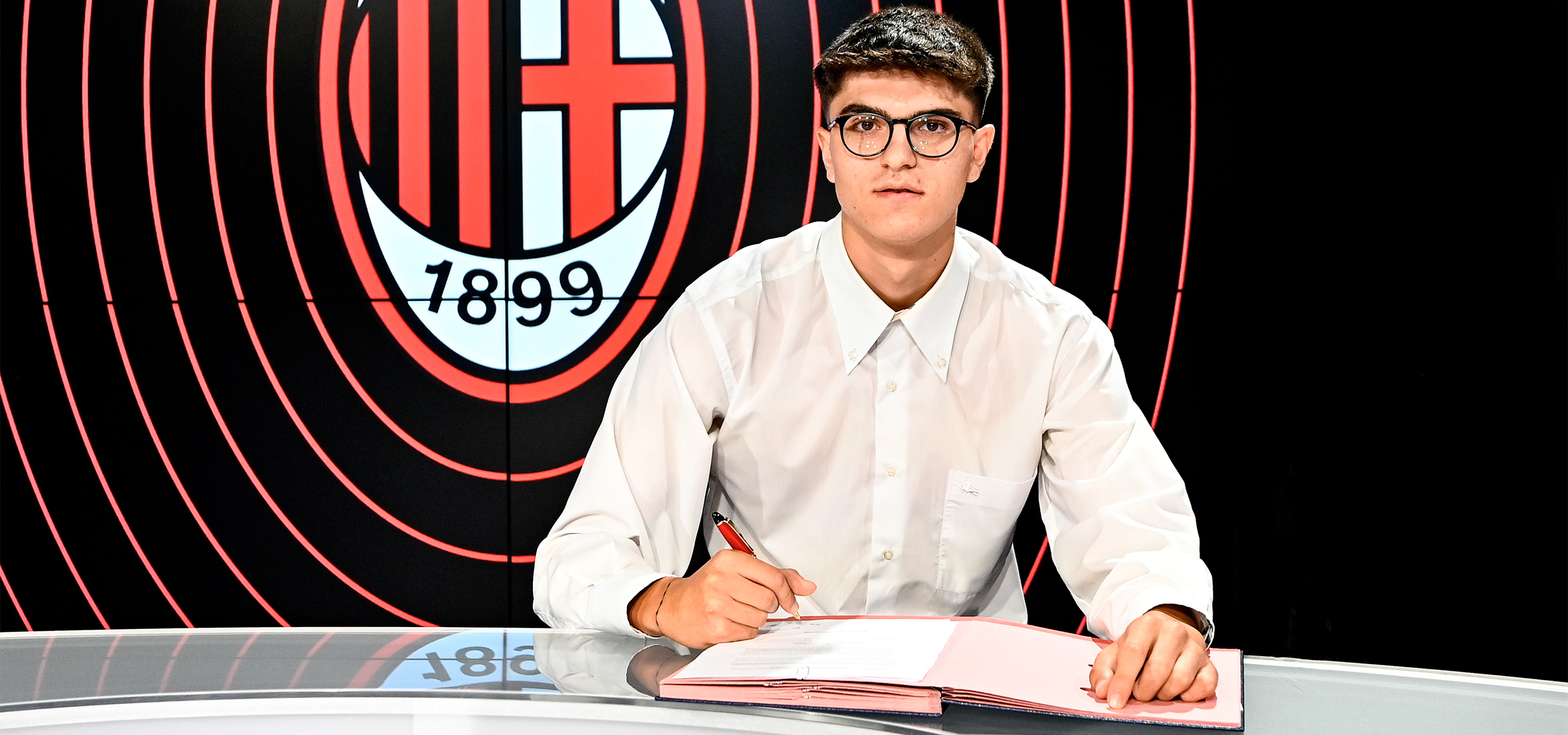 Arsenal và Barca tranh giành 'ngôi sao tương lai' của tuyển Ý 5 bartesaghi-ac-milan-chuyen-nhuong