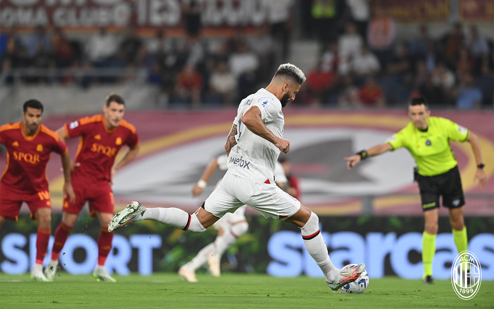 Futebol : Serie Um Jogo De Futebol De 2022 2023 Como Roma Vs Ac Milan No  Estádio Olímpico Em Roma Imagem Editorial - Imagem de novamente,  ventiladores: 276528730