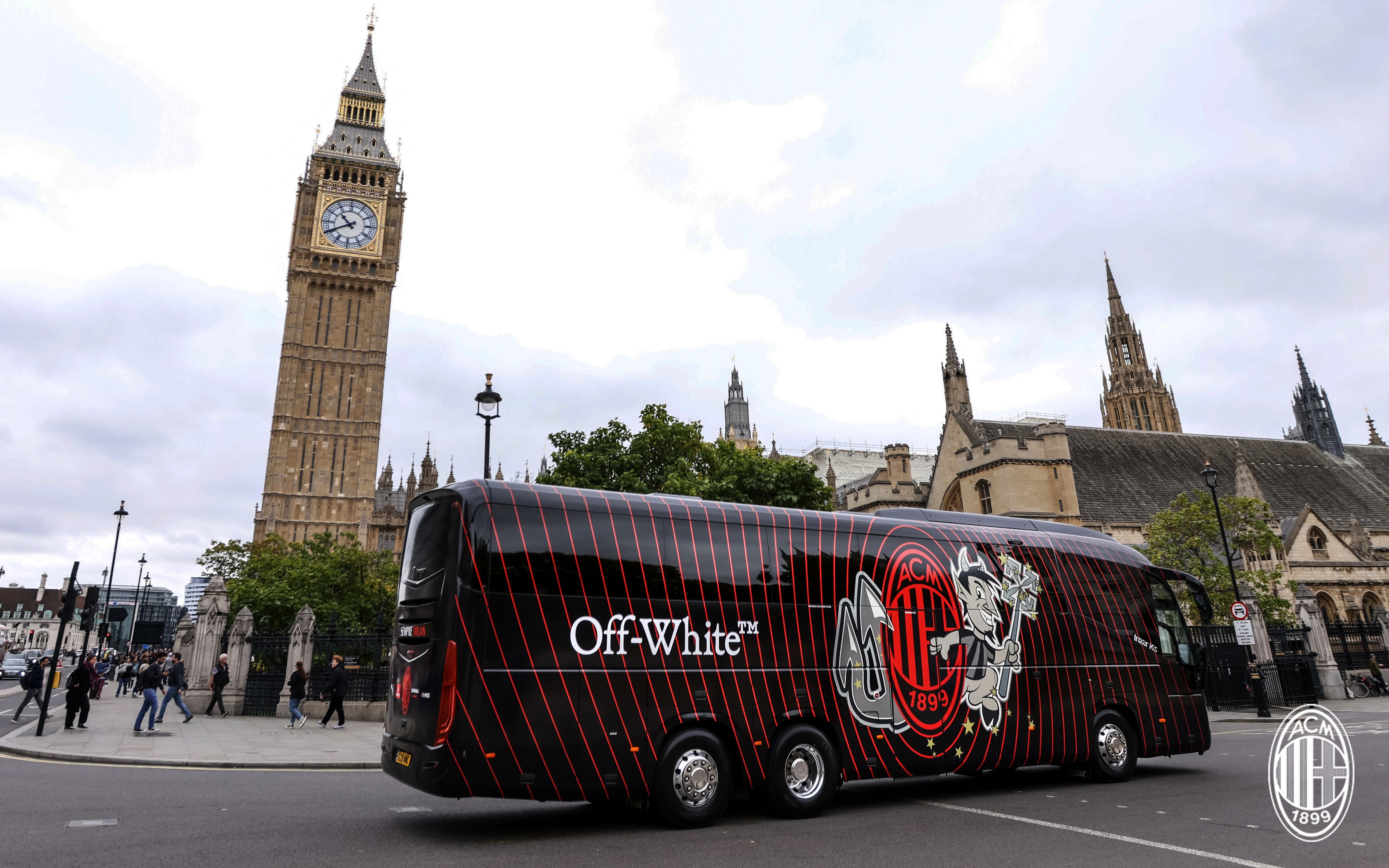 OffWhite Becomes #ACMilan's Style and Culture Curator ‼️🔥👀 AC Milan and  Off-White™ are glad to announce a new disruptive partnership…