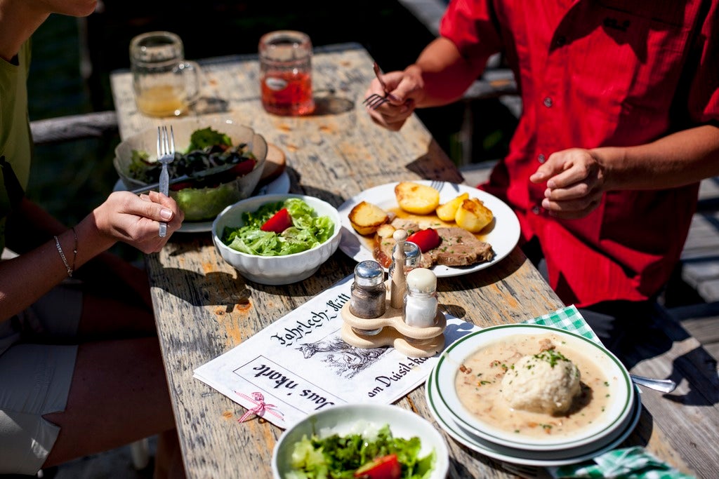 Essen-auf-der-Fahrlechhuette © Oesterreich-Werbung Foto Tom Lamm