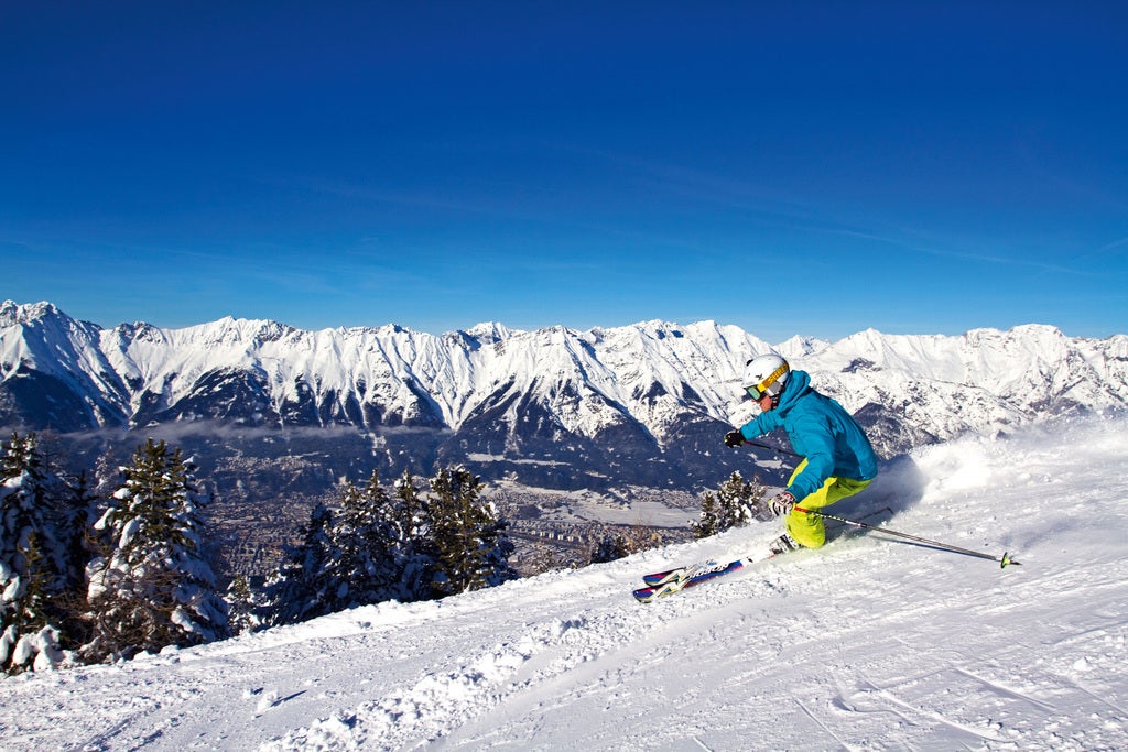 Skifahrer-am-Patscherkofel-Innsbruck © Innsbruck-Tourismus Foto Tom Bause