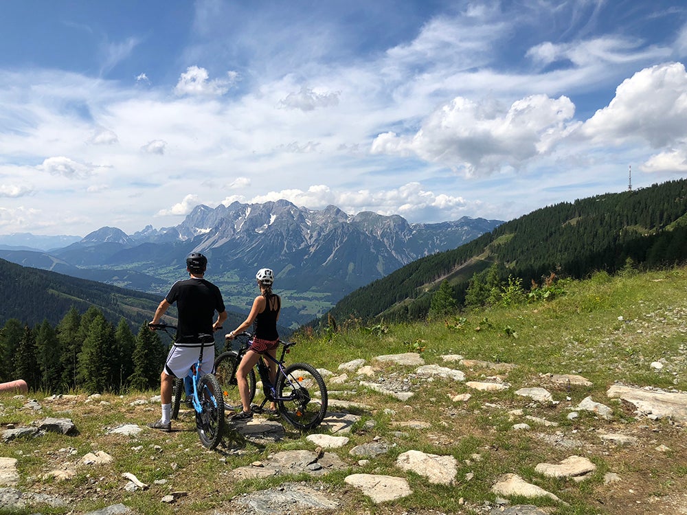 Mountainbiken die Aussicht genießen © Fotograf Hauser Kaibling