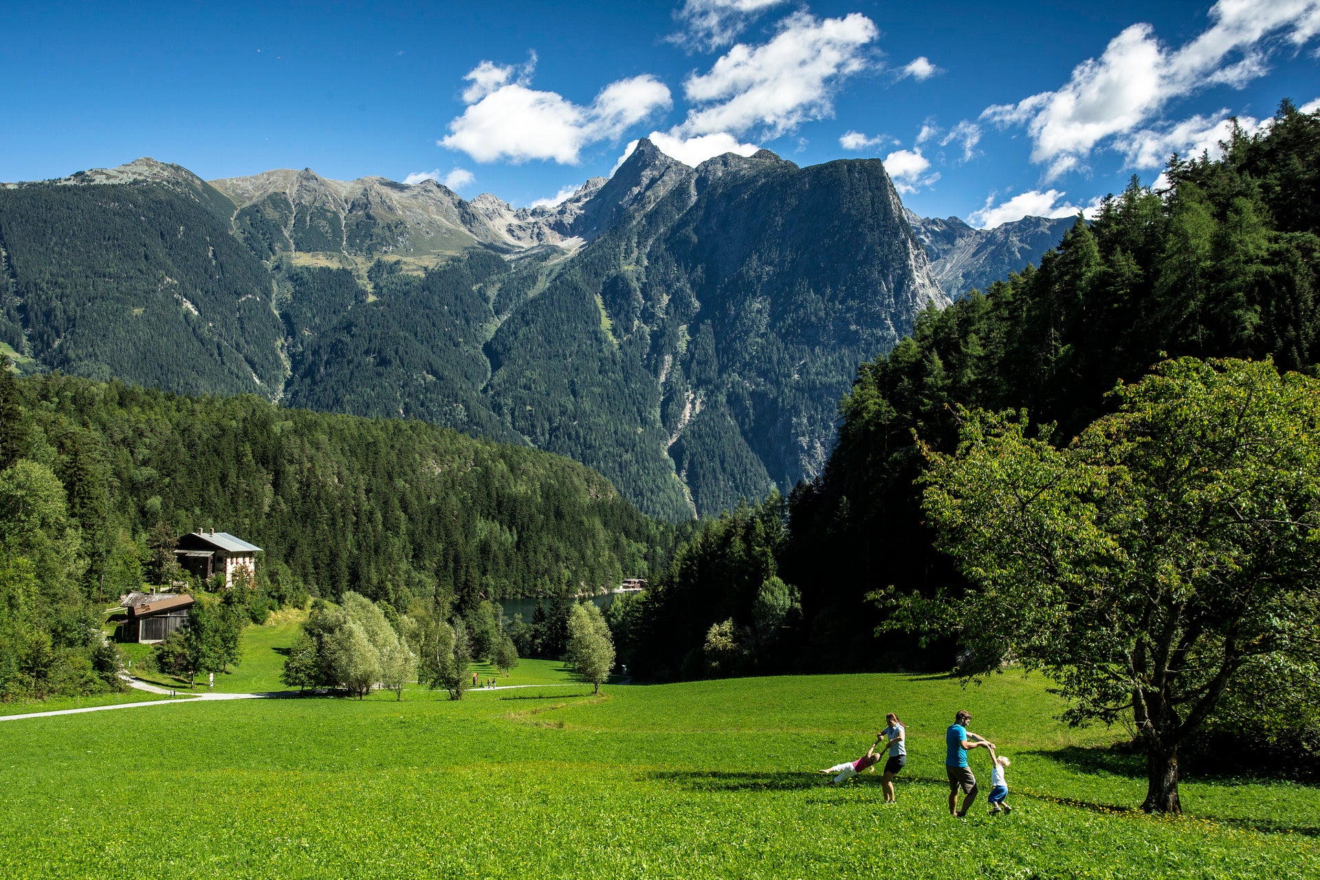 oetz_wandern_piburg © Ötztal Tourismus Photograf Christoph Schöch