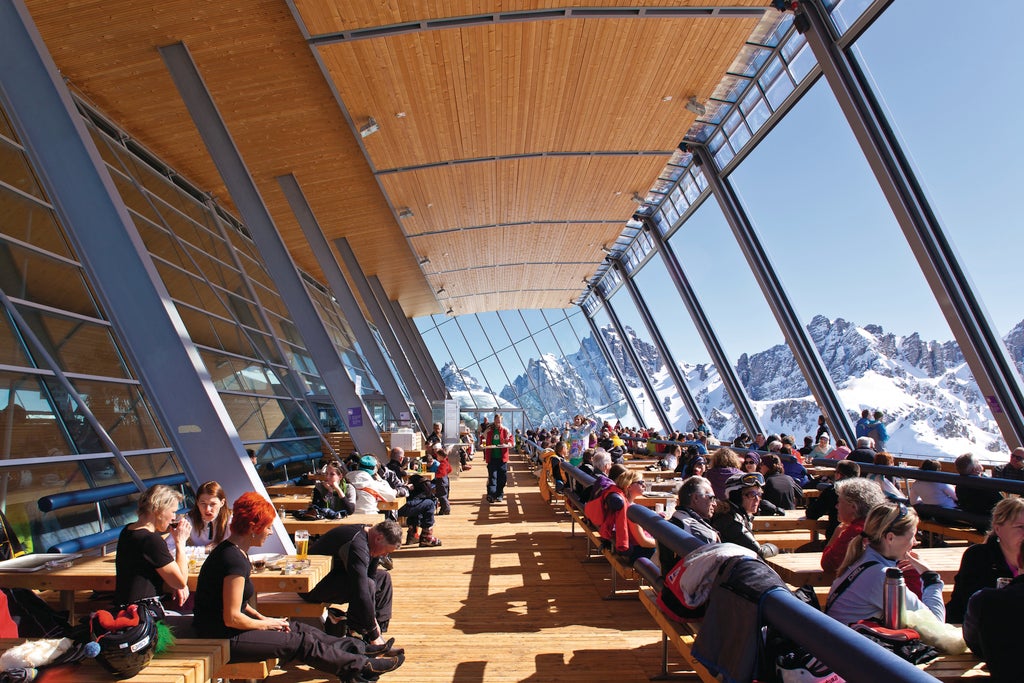 Restaurant-Hoadlhaus-auf-der-Axamer-Lizum © Innsbruck-Tourismus Foto Christof Lackner