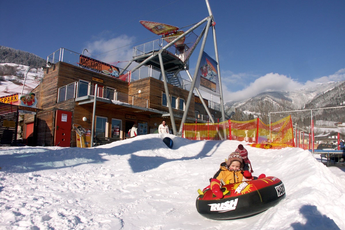 SnowTubing © TVB Piesendorf Niedernsill, Foto Harry Liebmann