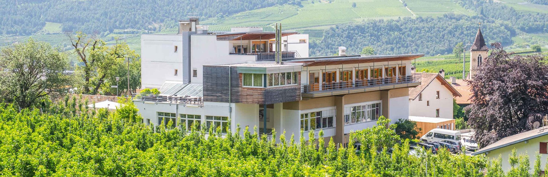 Bild auf die Schule in Richtung Kortsch