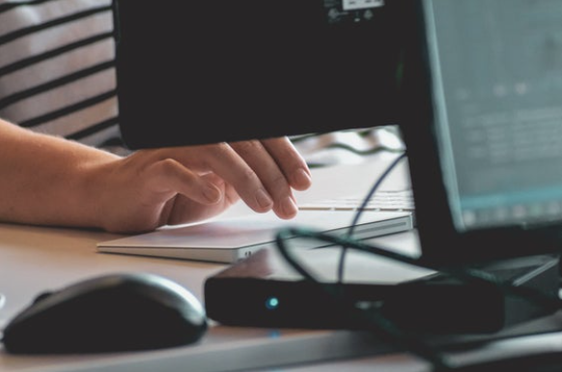 Bis zum 3. November können Studierende an Universitäten und Fachhochschulen um eine Studienbeihilfe online ansuchen. (Foto: LPA/Pexels)