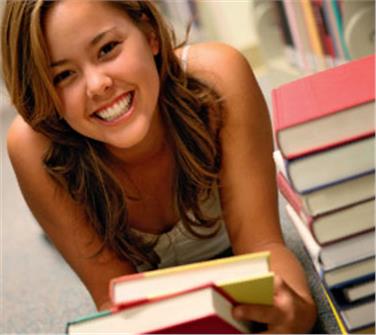 Da metà aprile al 16 maggio le domande per borse di studio per meriti particolari - Foto: USP