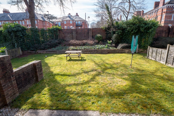 Cheltenham key worker accommodation_gardens