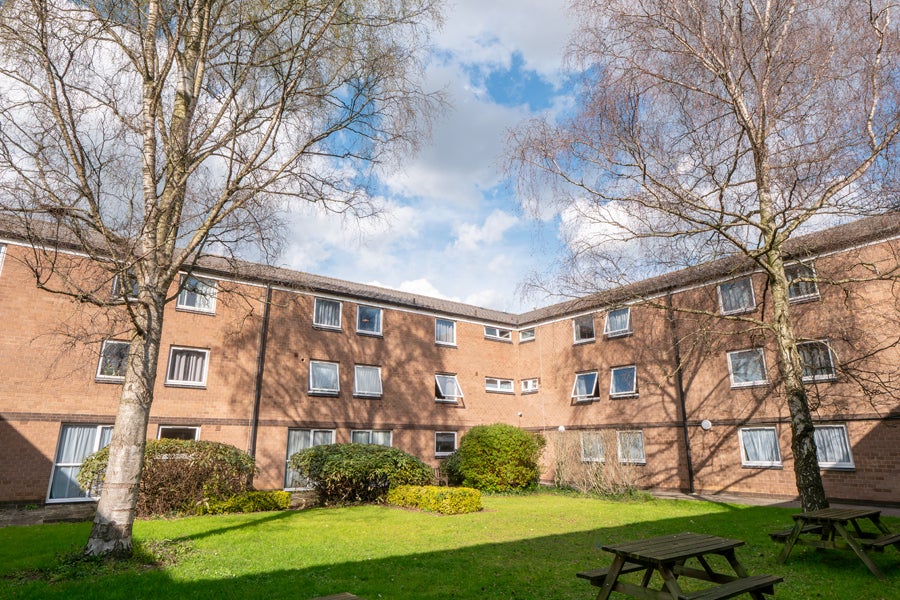 Gloucester key worker accommodation_courtyard garden