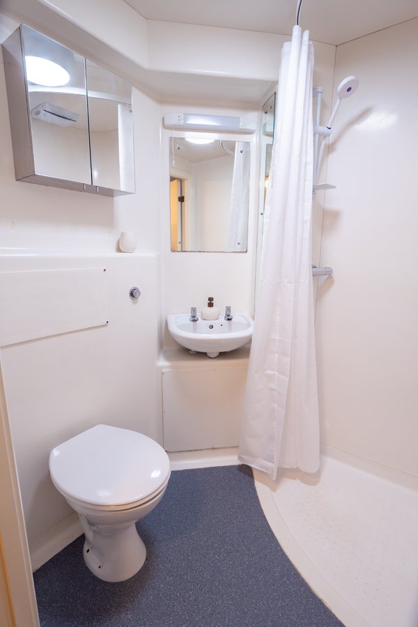 Reading key worker accommodation_ensuite_3