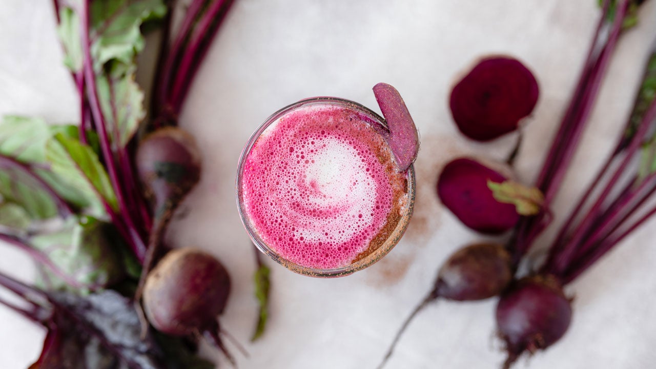Pinker Rande-Latte