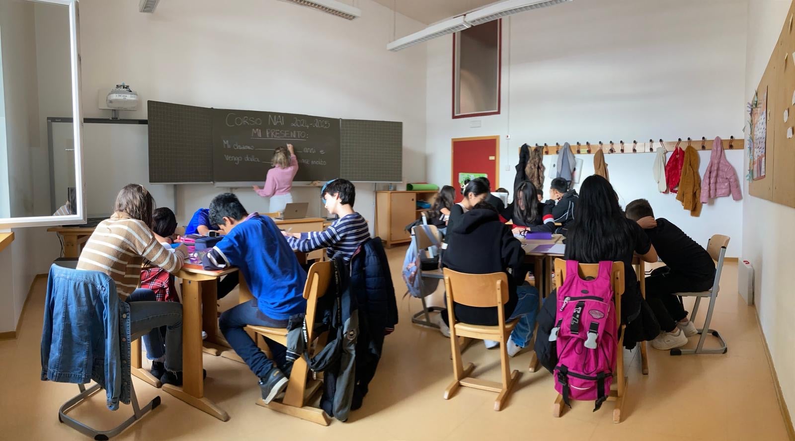 Das Sprachenzentrum Bozen der Pädagogischen Abteilung organisiert sowohl Deutsch- als auch Italienischkurse für Schülerinnen und Schüler mit Migrationshintergrund. Foto: Laura Lovatel


