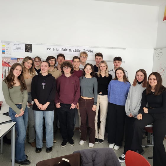 In der Mini-Akademie bereiten sich die Schüler*innen auf die Philosophieolympiade vor.