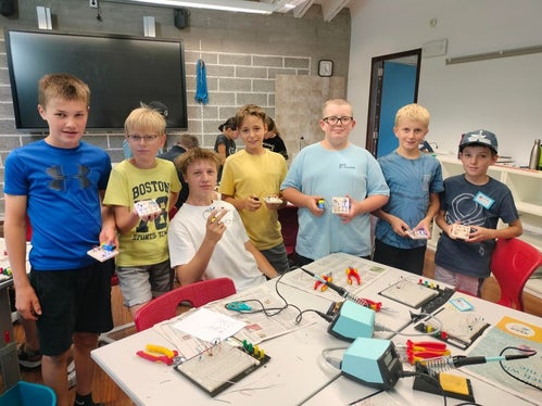 Welt der Schaltungen (Foto: LPA/Deutsche Bildungsdirektion/Kathrin Fill)