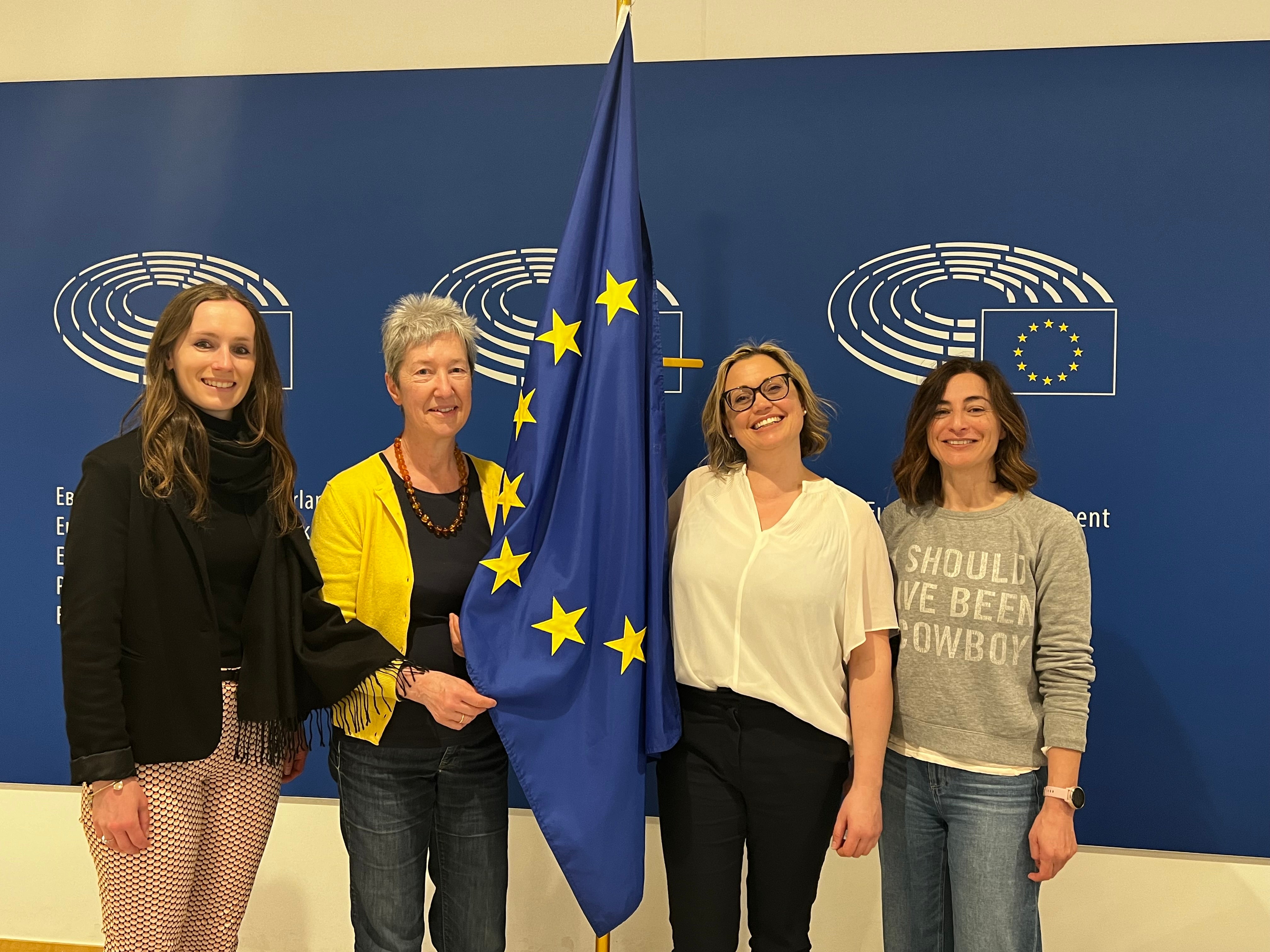 Europa aus der Nähe: An dieser Fortbildung nahmen auch Lehrerinnen aus Südtirol teil. Im Bild: Elisa Lutz, Luisa Pighi, Kirsten Mayr, Martina Bolognini
(von links) Foto: Jolanda Atzwanger