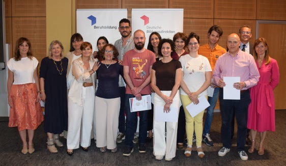 Grund zum Feiern hatten am Freitag, 6. Juni, über 76 neue Lehrkräfte, die dank der Lehrbefähigung nun an den deutschsprachigen Grund-, Mittel-, Ober- und Berufsschulen unterrichten werden. (Foto: LPA/Deutsche Bildungsdirektion/Gerlinde Weber)