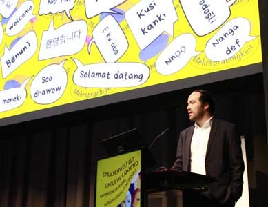 Bildungslandesrat Philipp Achammer bei der heutigen Tagung zum Thema Mehrsprachigkeit (Foto: Verena Hilber)