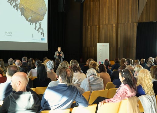 Hans Karl Peterlini, Professor für Allgemeine Erziehungswissenschaft und Interkulturelle Bildung sowie UNESCO-Lehrstuhlinhaber Global Citizenship Education – Culture of Diversity and Peace an der Alpen-Adria-Universität Klagenfurt sprach über “Inklusion schon gut, aber … bringt die Migrationsgesellschaft unser Schulsystem an seine Grenzen?” Foto: Margit Pichler