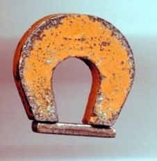Hufeisenmagnet mit Eisenstab